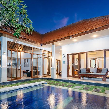 Mahayana Villa Batu Belig - Close To The Beach Canggu Εξωτερικό φωτογραφία