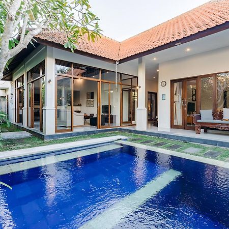 Mahayana Villa Batu Belig - Close To The Beach Canggu Εξωτερικό φωτογραφία