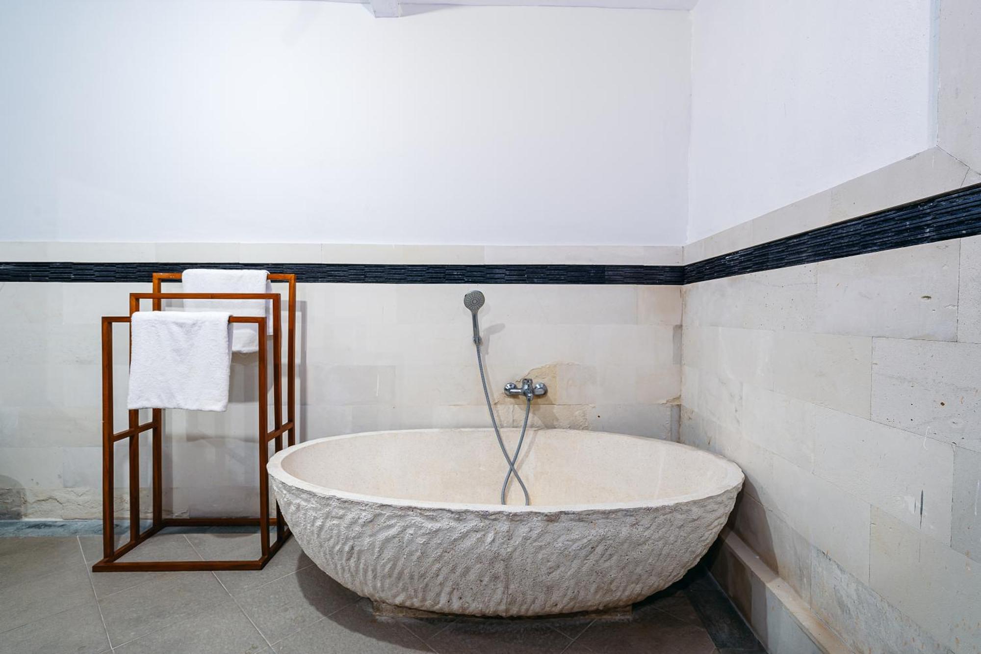 Mahayana Villa Batu Belig - Close To The Beach Canggu Εξωτερικό φωτογραφία