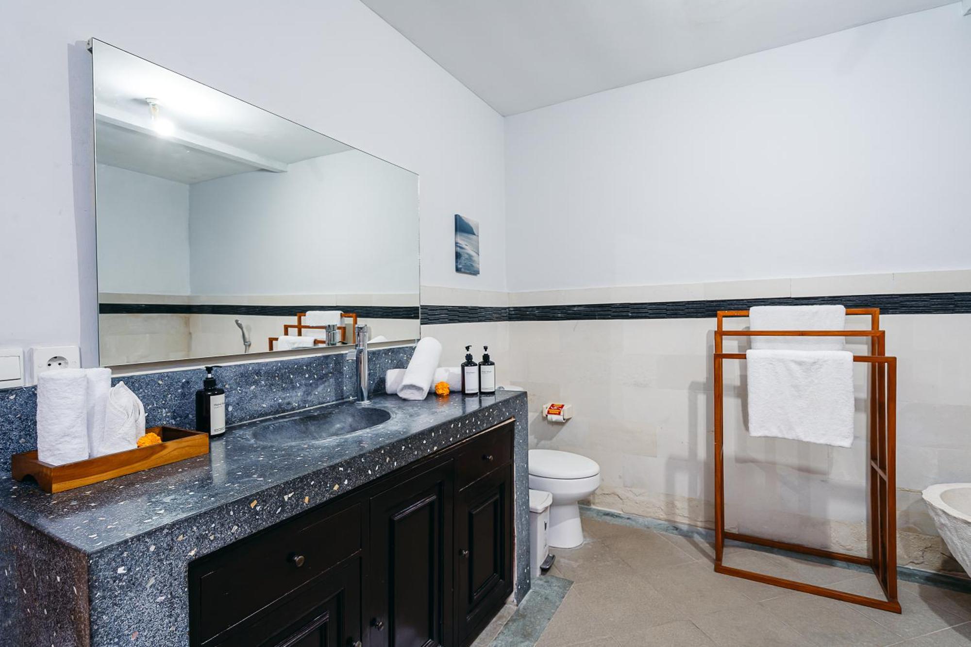 Mahayana Villa Batu Belig - Close To The Beach Canggu Εξωτερικό φωτογραφία